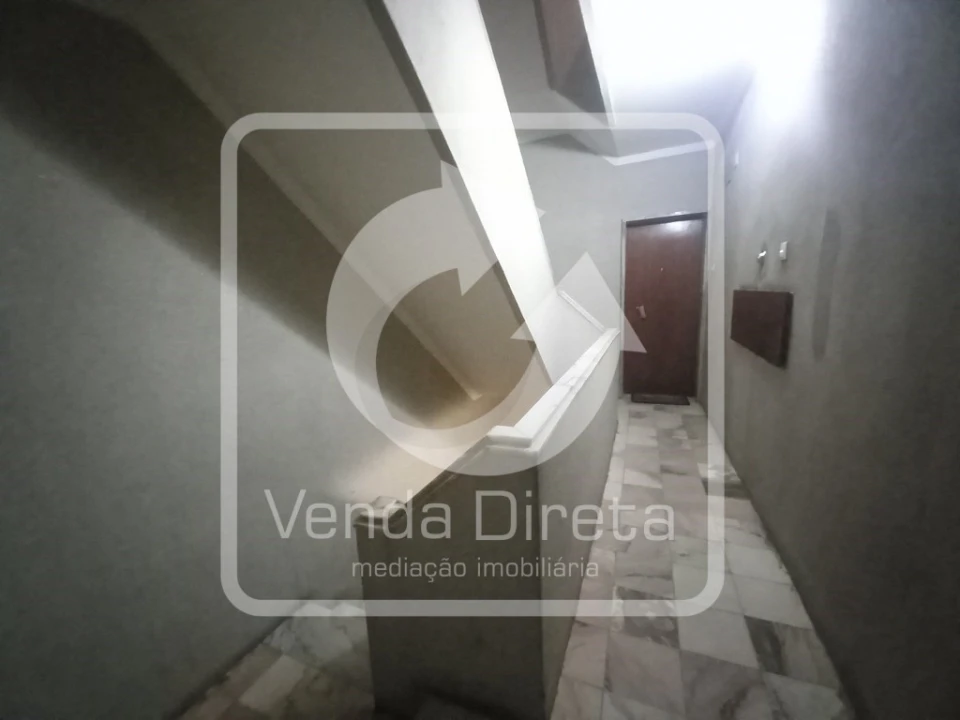 Apartamento T2 para Venda em Laranjeiro e Feijó Foto 4