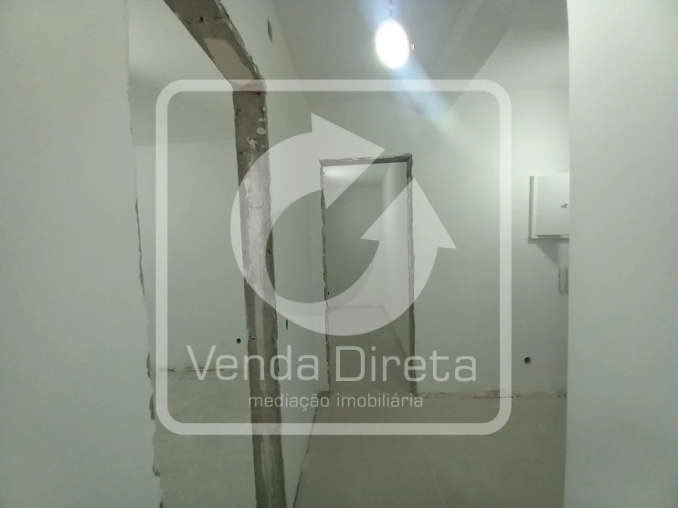 Apartamento T2 para Venda em Laranjeiro e Feijó Foto 24