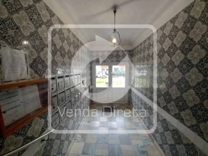 Apartamento T2 para Venda em Laranjeiro e Feijó Foto 2