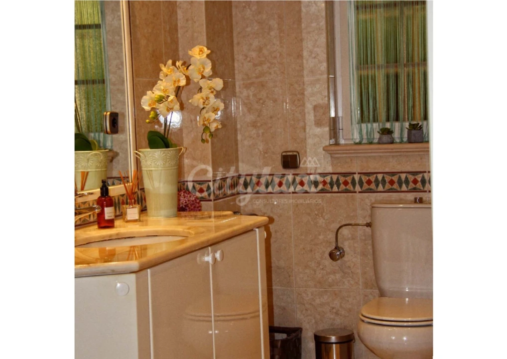 Moradia T6 para Arrendamento em Rio de Mouro Foto 14