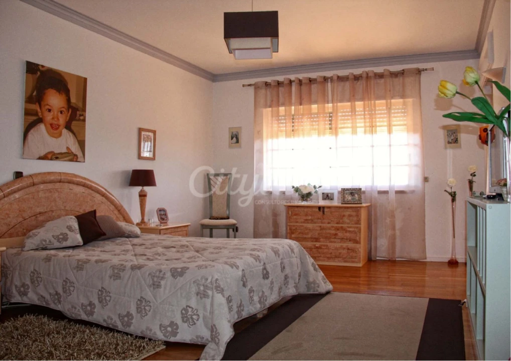 Moradia T6 para Arrendamento em Rio de Mouro Foto 21