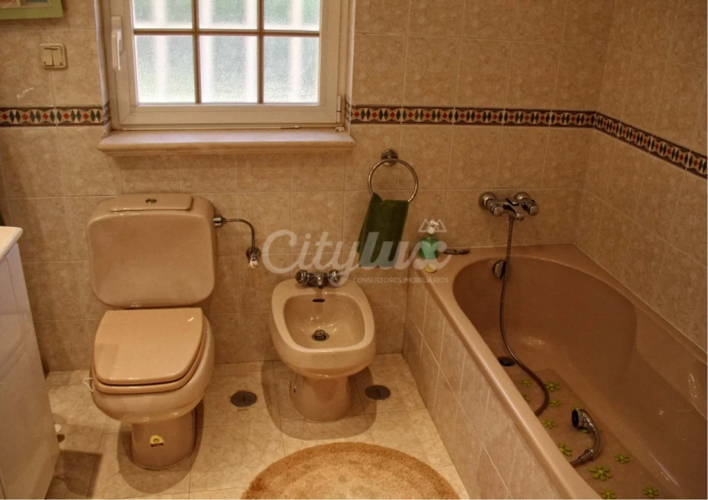 Moradia T6 para Arrendamento em Rio de Mouro Foto 31