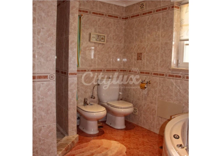 Moradia T6 para Arrendamento em Rio de Mouro Foto 23