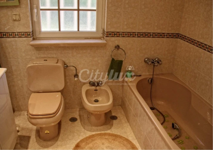 Moradia T6 para Arrendamento em Rio de Mouro Foto 31