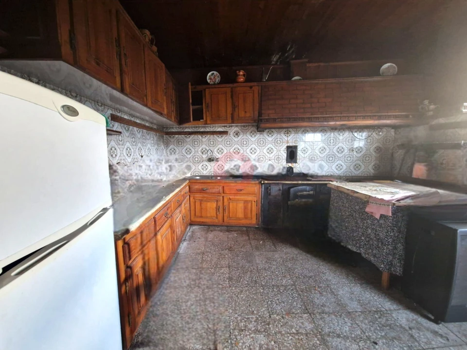 Moradia T4 para Venda em Podame Foto 3