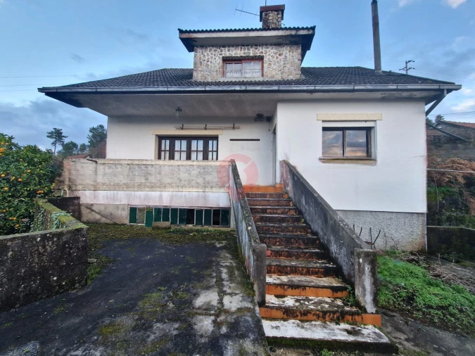 Moradia T4 para Venda em Podame Foto 14