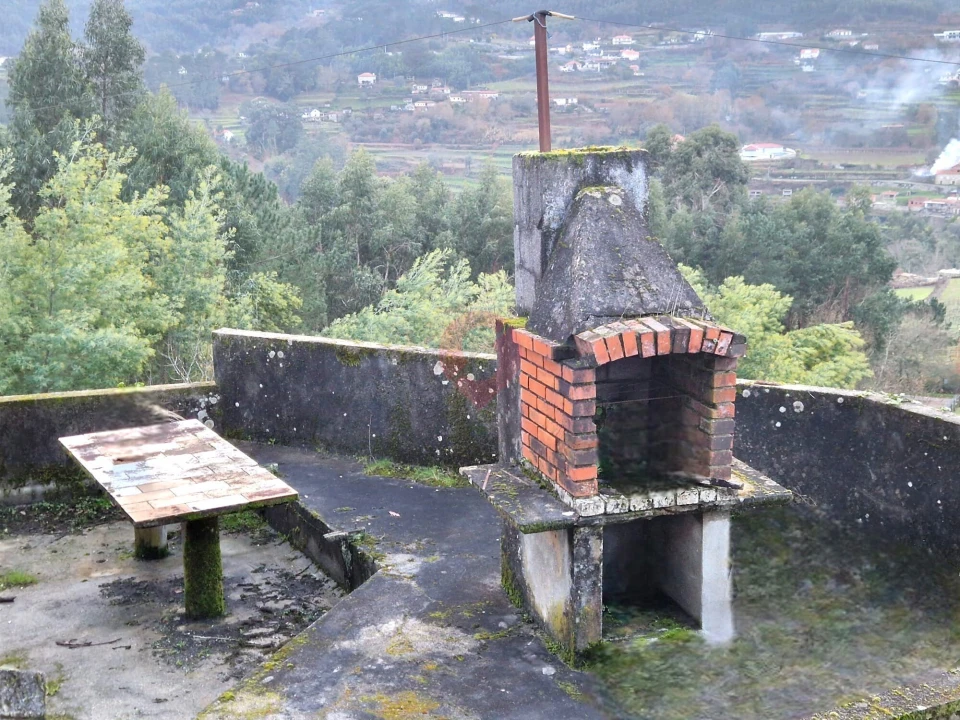 Moradia T4 para Venda em Podame Foto 13