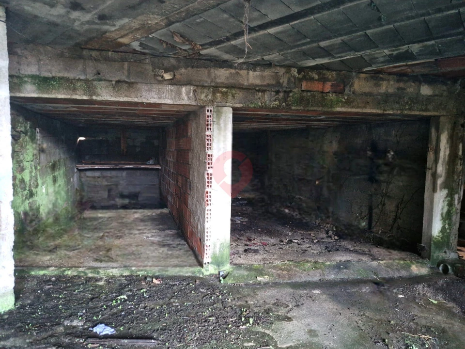 Moradia T4 para Venda em Podame Foto 12