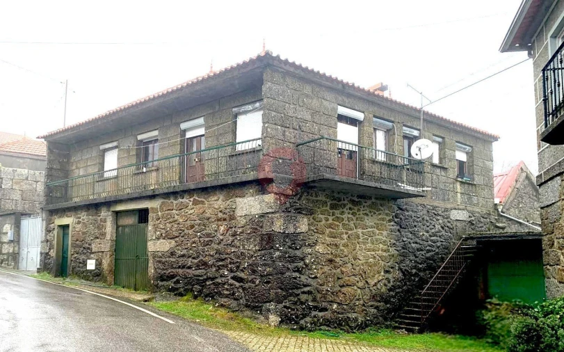 Moradia T3 para Venda em Castro Laboreiro e Lamas de Mouro Foto 1