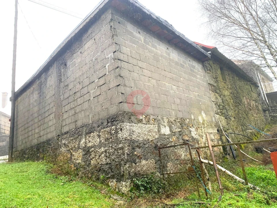 Moradia T3 para Venda em Castro Laboreiro e Lamas de Mouro Foto 3