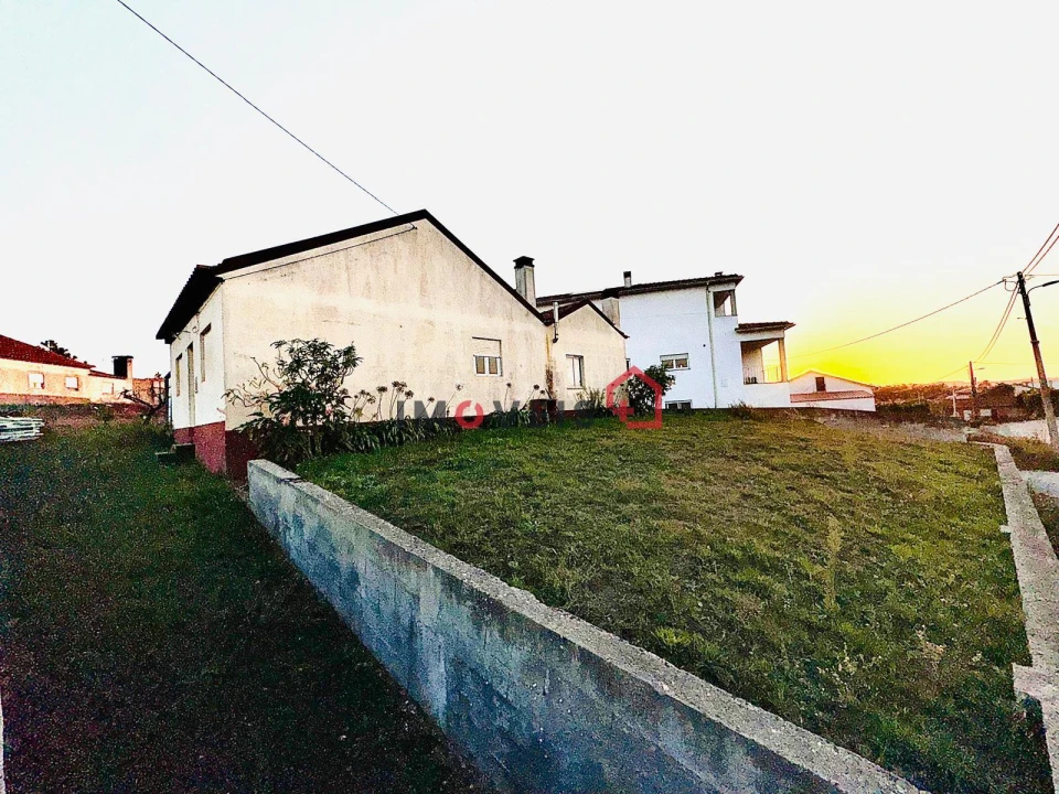 Moradia T2 para Venda em Vinha da Rainha Foto 5