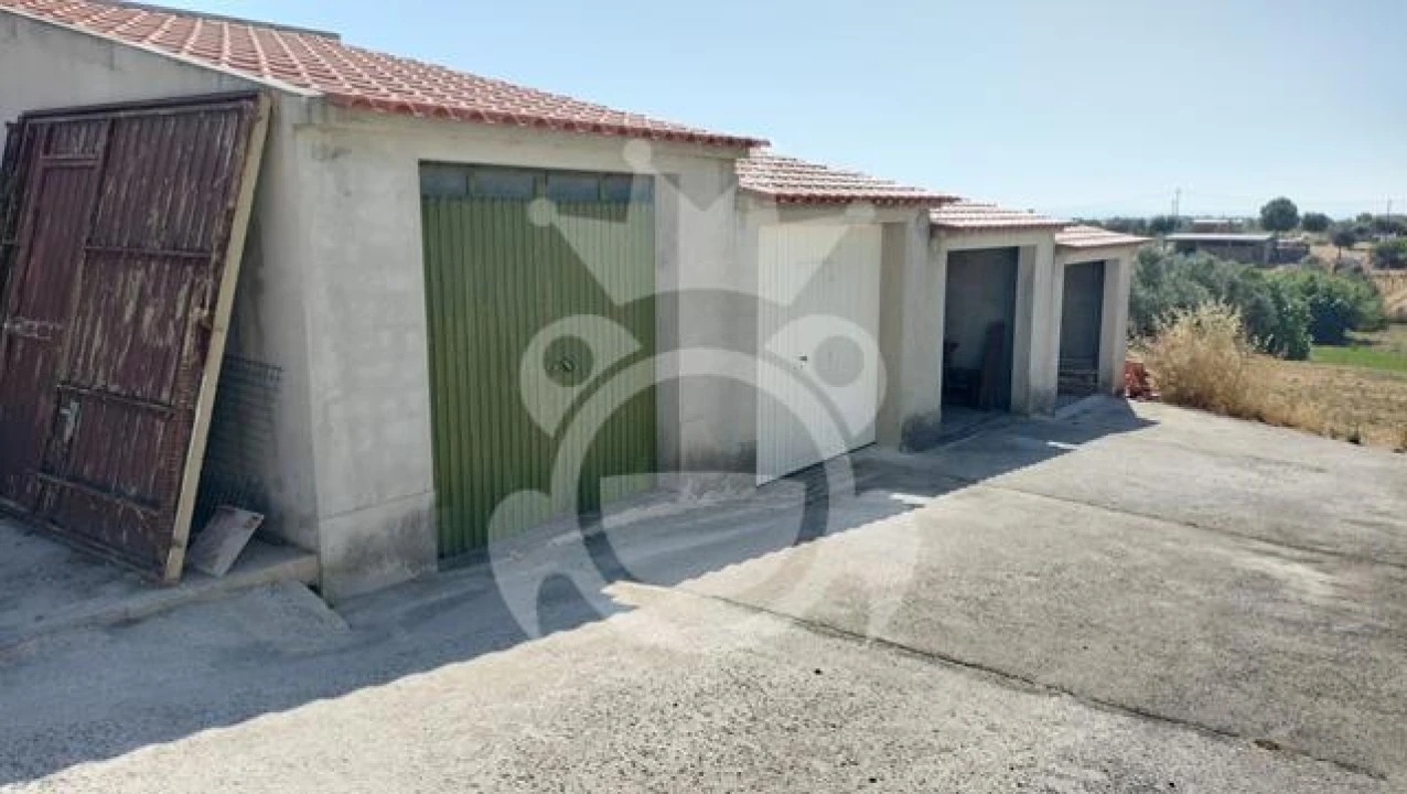 Quinta T2 para Venda em Santiago Maior Foto 13