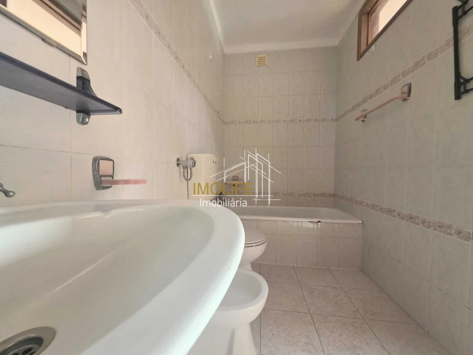 Moradia T1 para Venda em Cabeção Foto 14