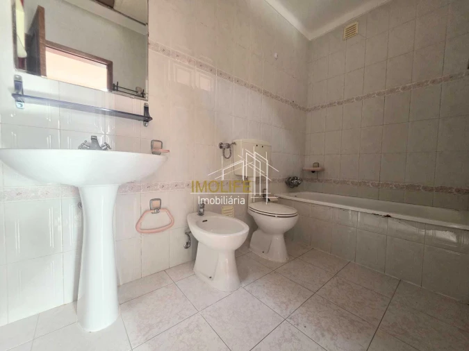 Moradia T1 para Venda em Cabeção Foto 13