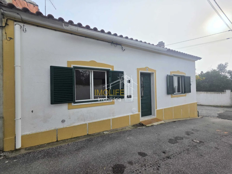 Moradia T1 para Venda em Cabeção Foto 1