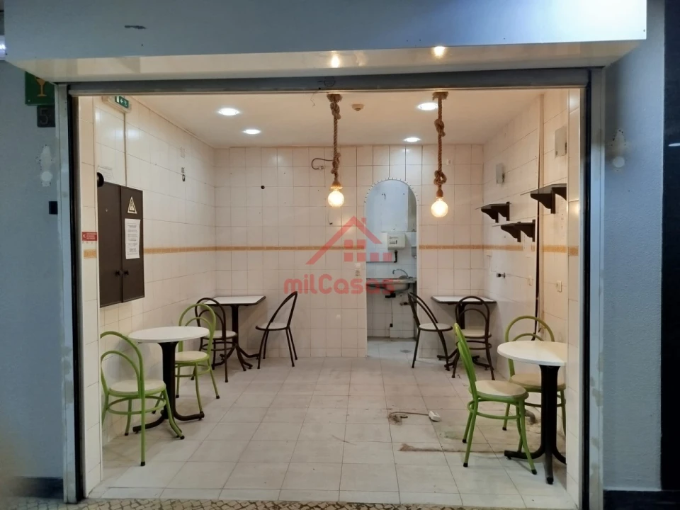 Loja para Arrendamento em Lumiar Foto 2