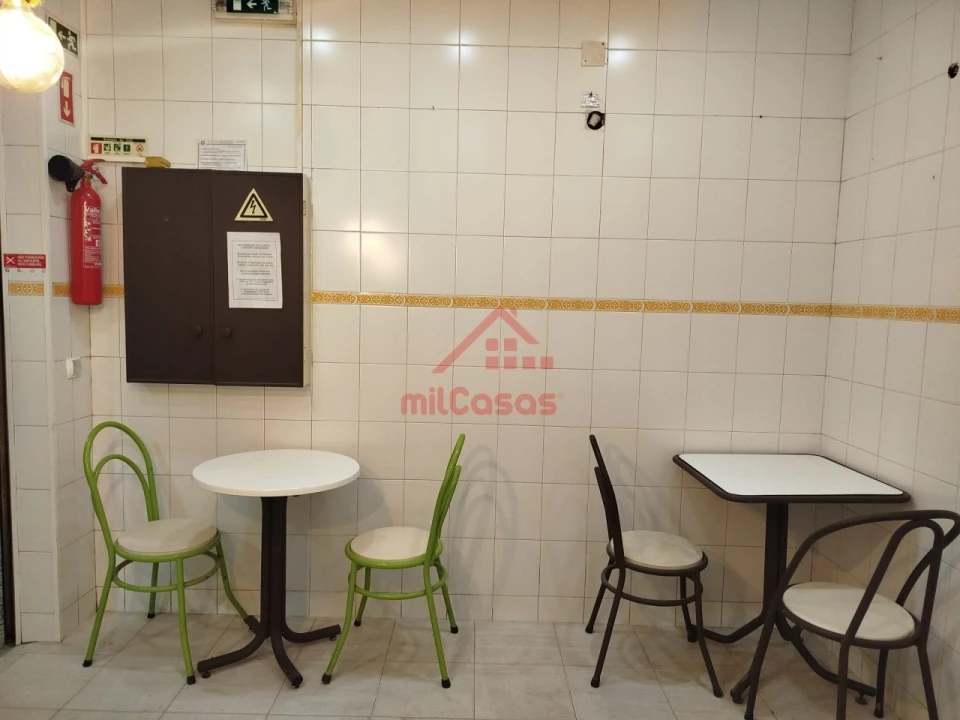 Loja para Arrendamento em Lumiar Foto 5