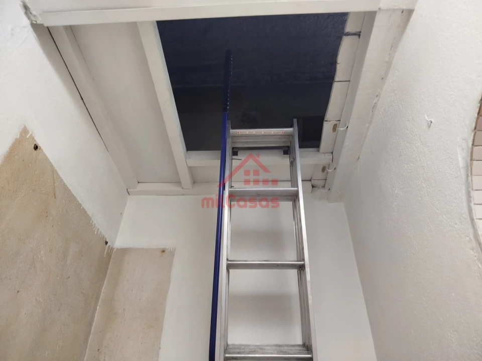 Loja para Arrendamento em Lumiar Foto 7