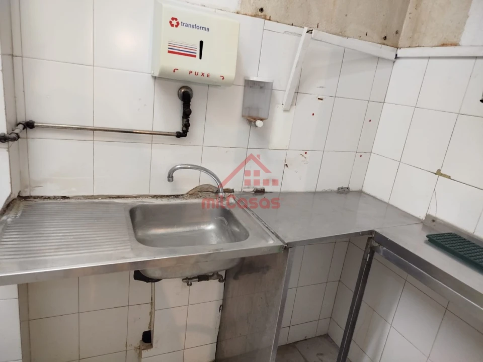 Loja para Arrendamento em Lumiar Foto 12