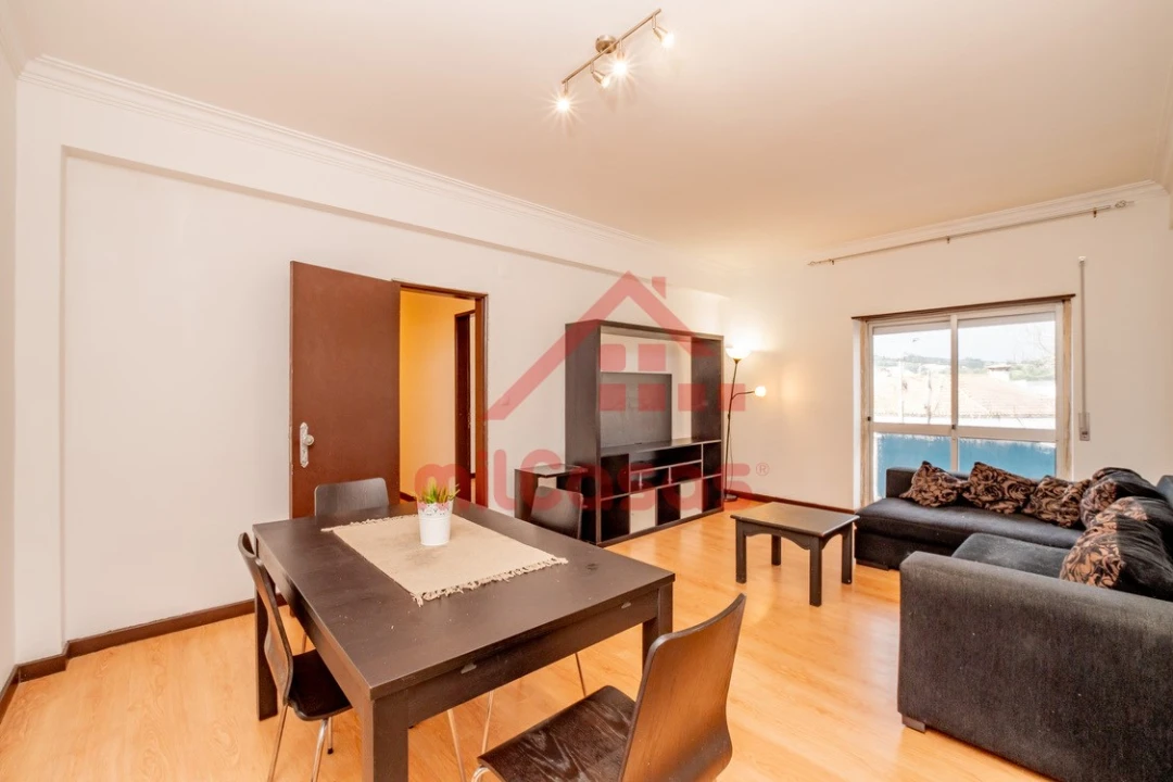 Apartamento T2 para Arrendamento em Santa Maria, São Pedro e Matacães Foto 3