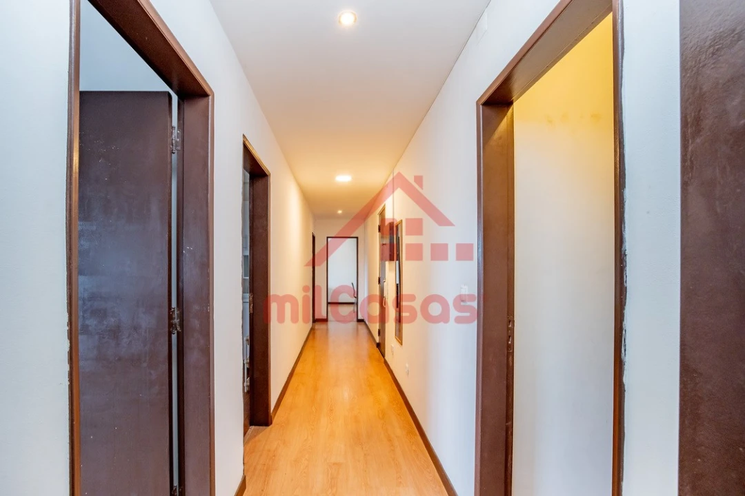 Apartamento T2 para Arrendamento em Santa Maria, São Pedro e Matacães Foto 6