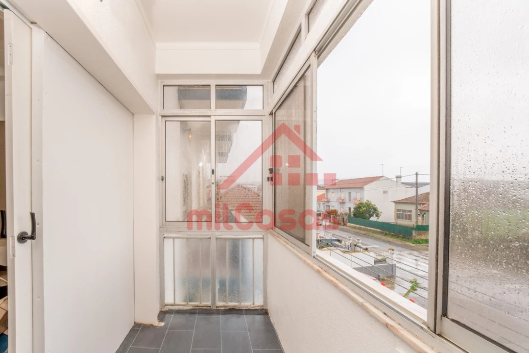 Apartamento T2 para Arrendamento em Santa Maria, São Pedro e Matacães Foto 8