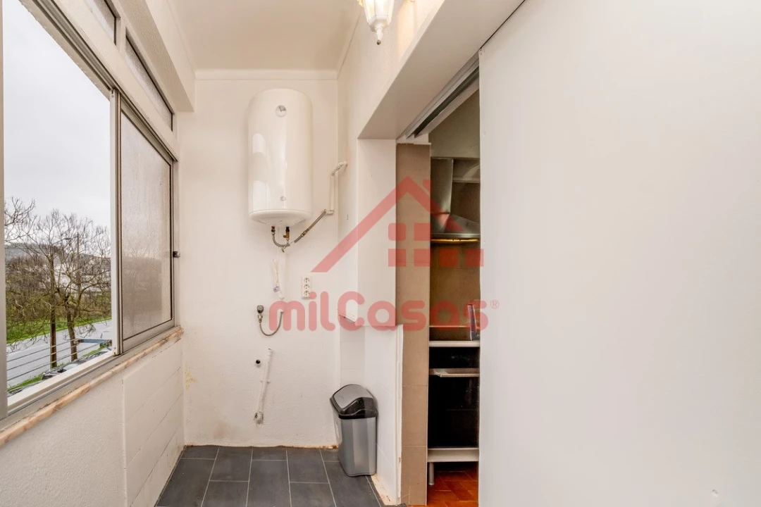 Apartamento T2 para Arrendamento em Santa Maria, São Pedro e Matacães Foto 9