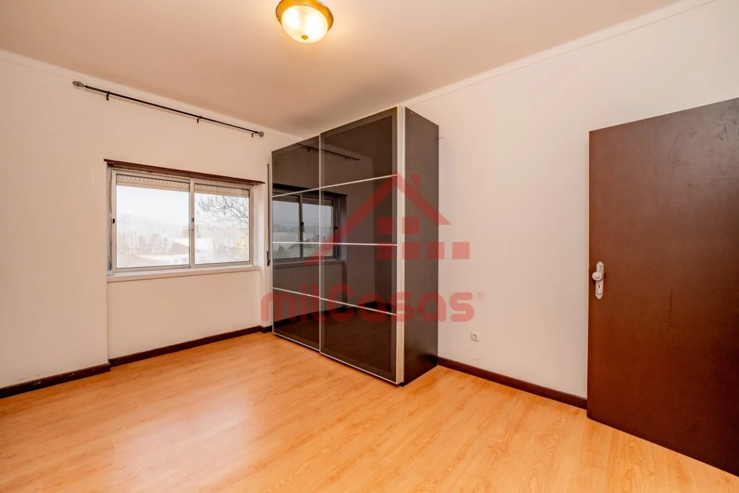 Apartamento T2 para Arrendamento em Santa Maria, São Pedro e Matacães Foto 12