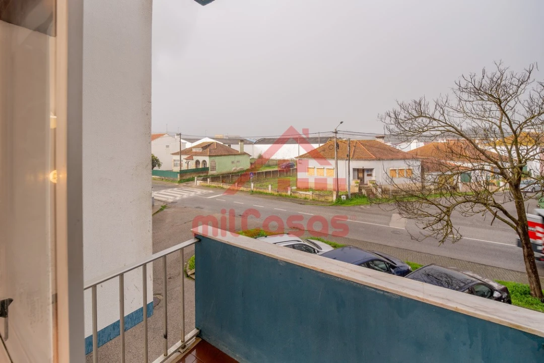 Apartamento T2 para Arrendamento em Santa Maria, São Pedro e Matacães Foto 16