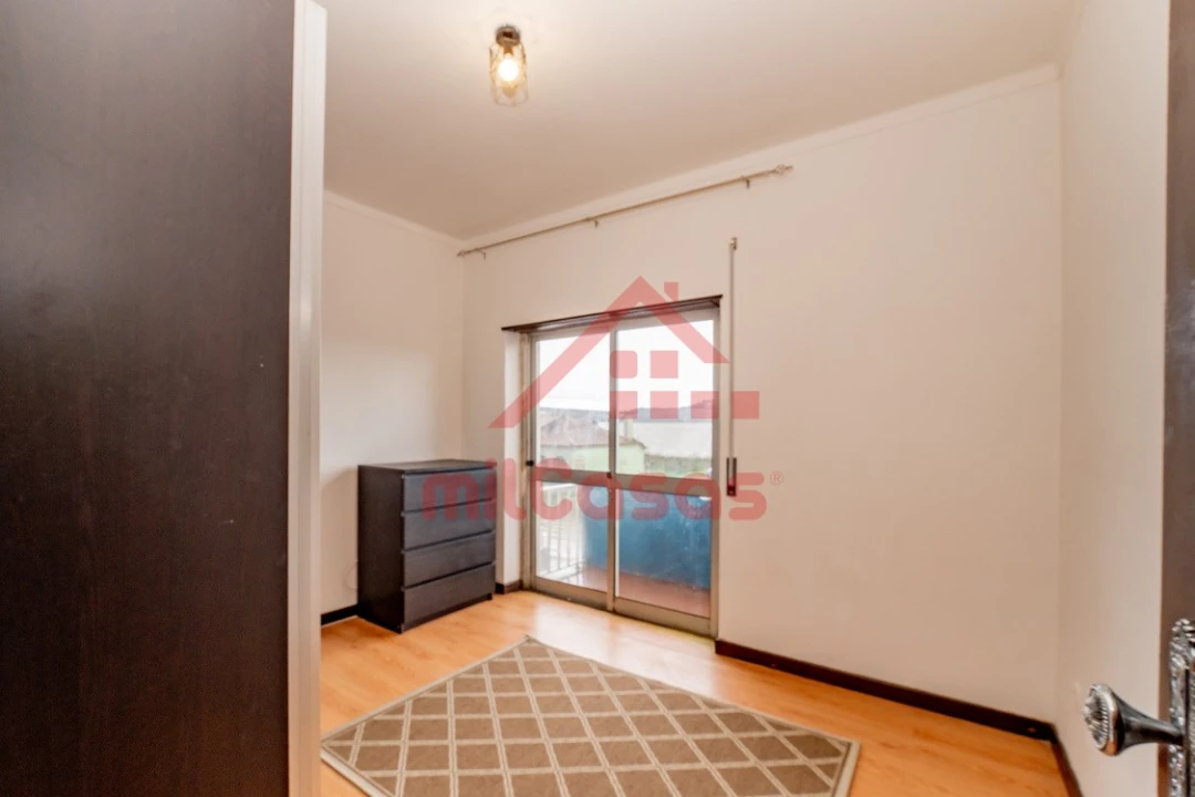 Apartamento T2 para Arrendamento em Santa Maria, São Pedro e Matacães Foto 17