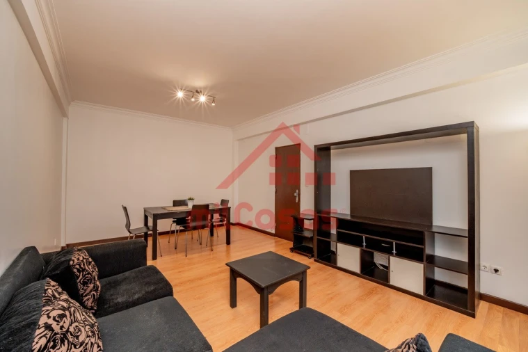 Apartamento T2 para Arrendamento em Santa Maria, São Pedro e Matacães Foto 5