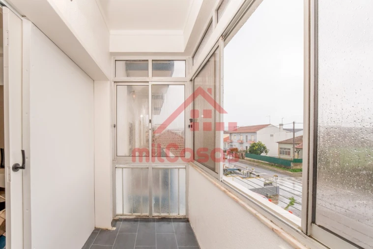 Apartamento T2 para Arrendamento em Santa Maria, São Pedro e Matacães Foto 8