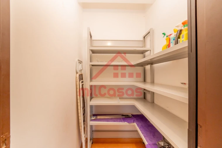 Apartamento T2 para Arrendamento em Santa Maria, São Pedro e Matacães Foto 11