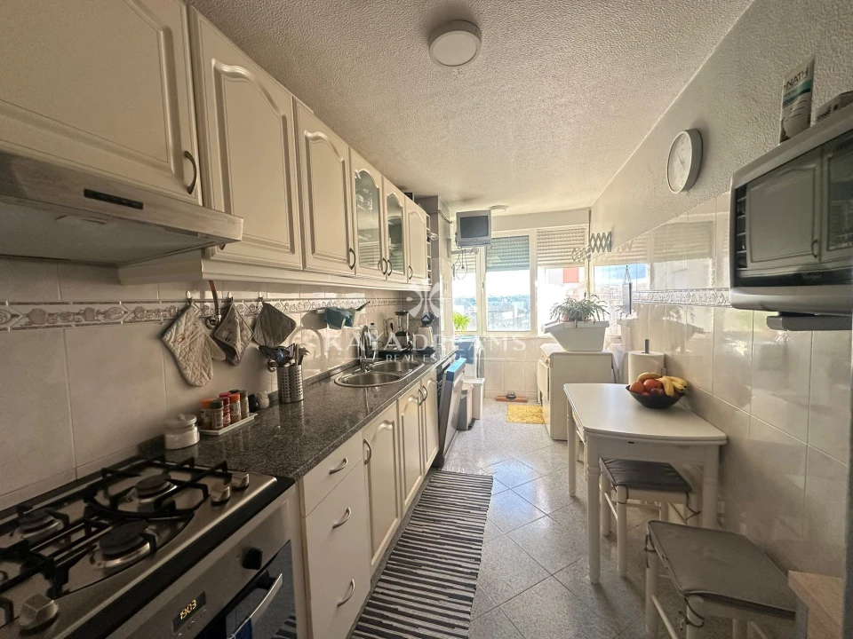 Apartamento T3 para Venda em Santo António dos Cavaleiros e Frielas Foto 7