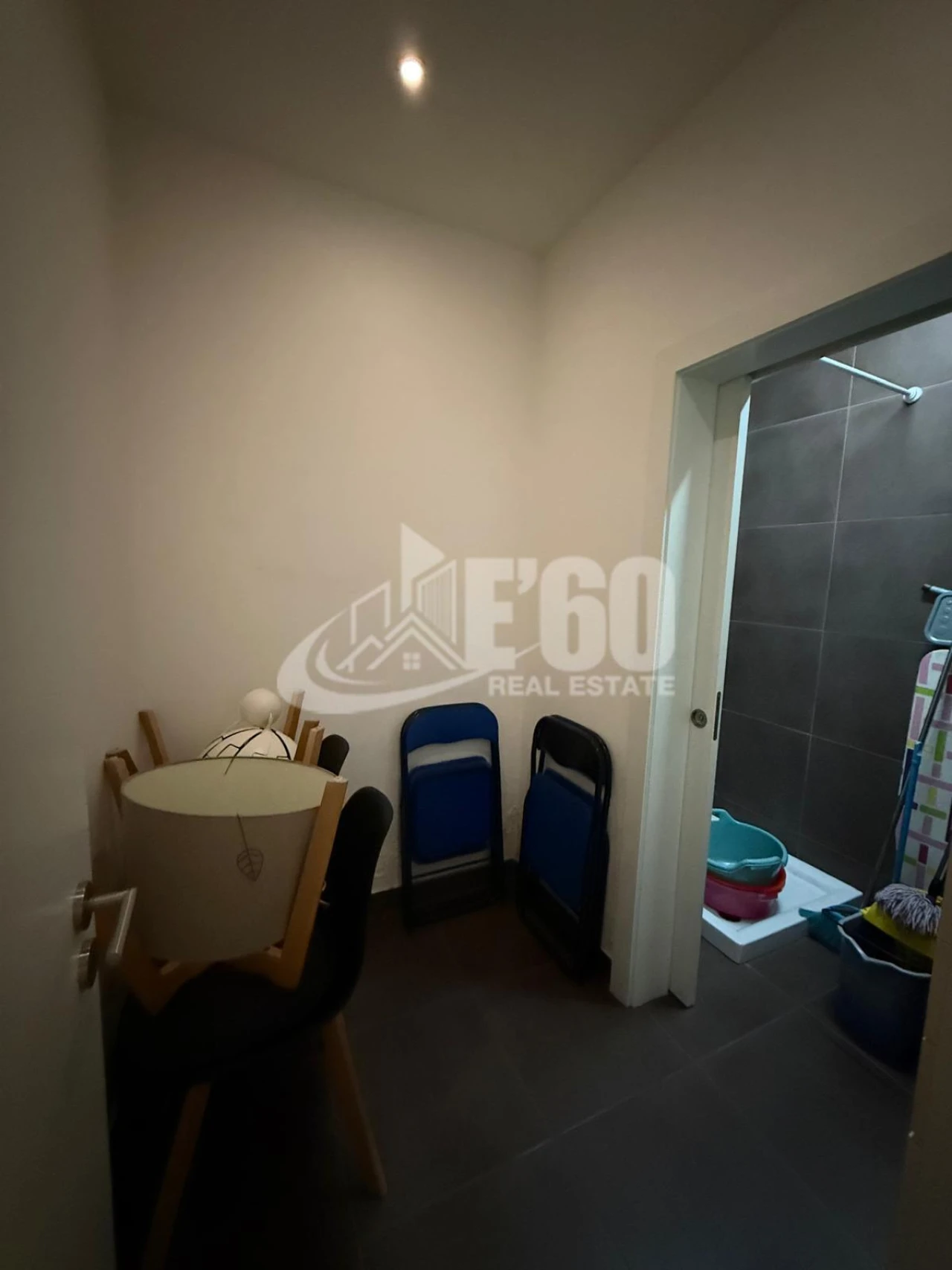 Armazém para Arrendamento em Vilar e Mosteiró Foto 11