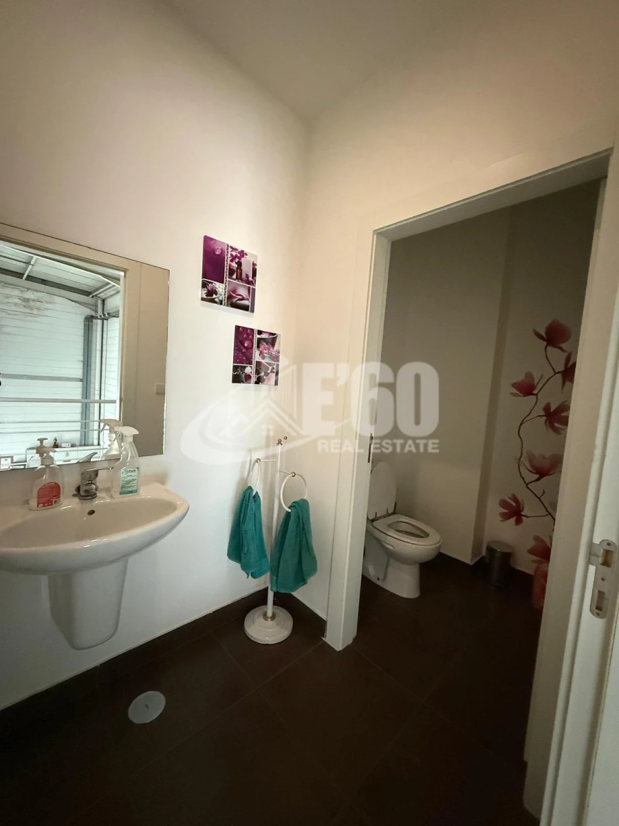 Armazém para Arrendamento em Vilar e Mosteiró Foto 12