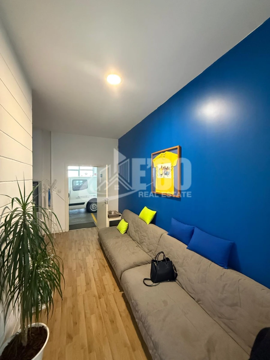 Armazém para Arrendamento em Vilar e Mosteiró Foto 9