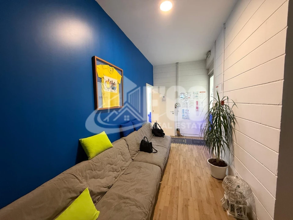 Armazém para Arrendamento em Vilar e Mosteiró Foto 10