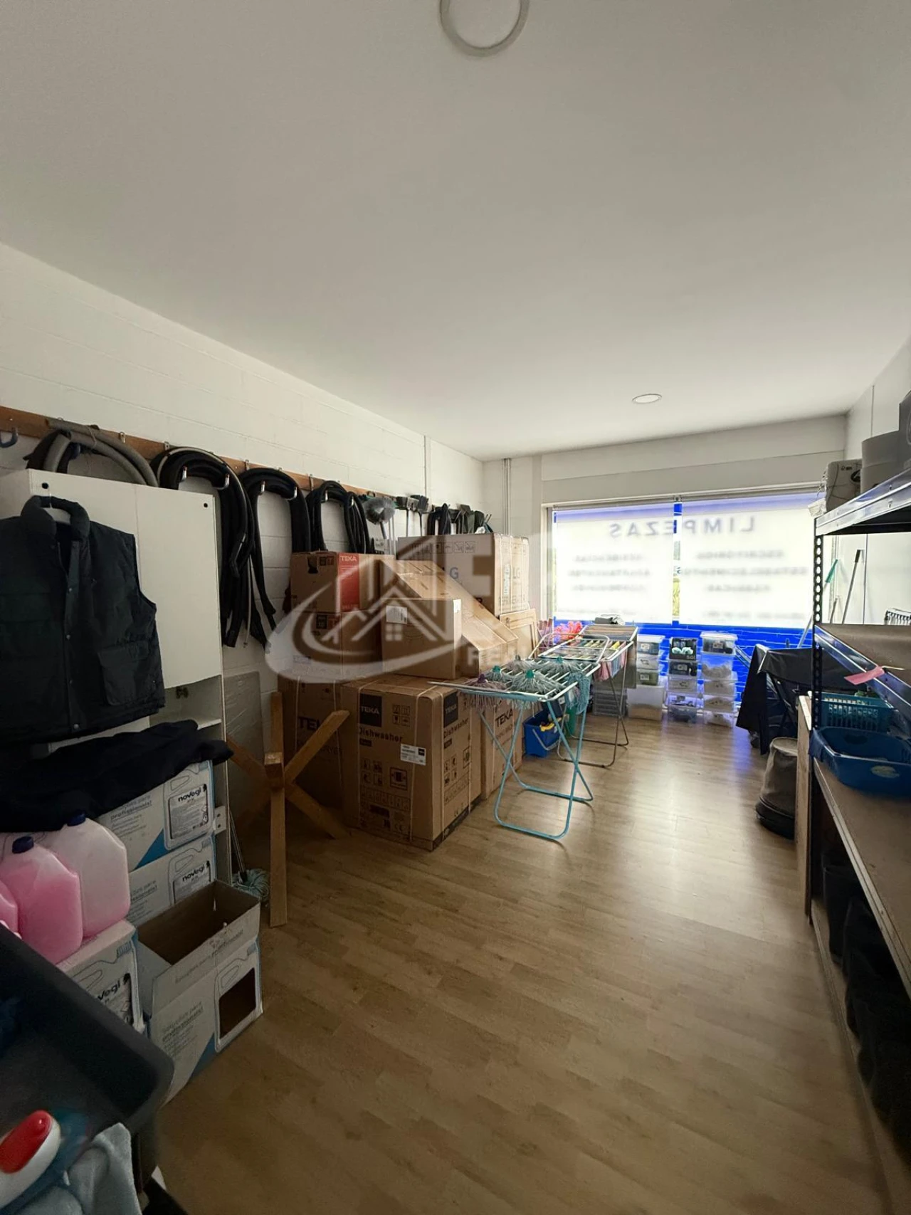 Armazém para Arrendamento em Vilar e Mosteiró Foto 7