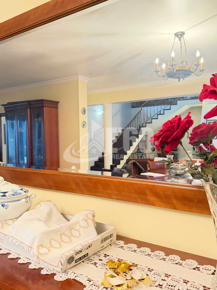 Moradia T4 para Venda em Ossela Foto 9