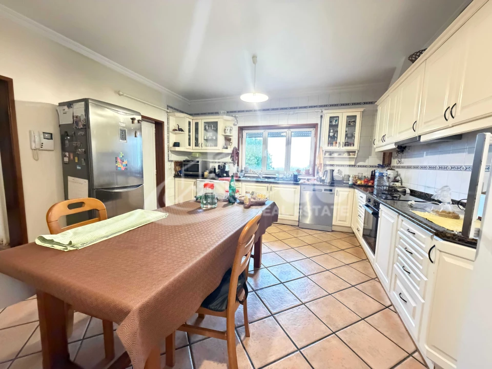 Moradia T4 para Venda em Ossela Foto 18