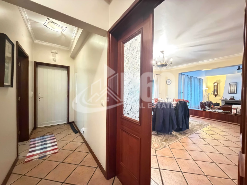 Moradia T4 para Venda em Ossela Foto 15