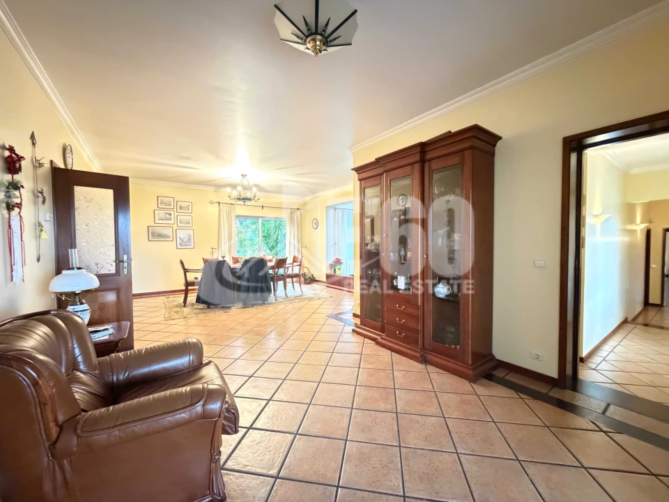 Moradia T4 para Venda em Ossela Foto 13