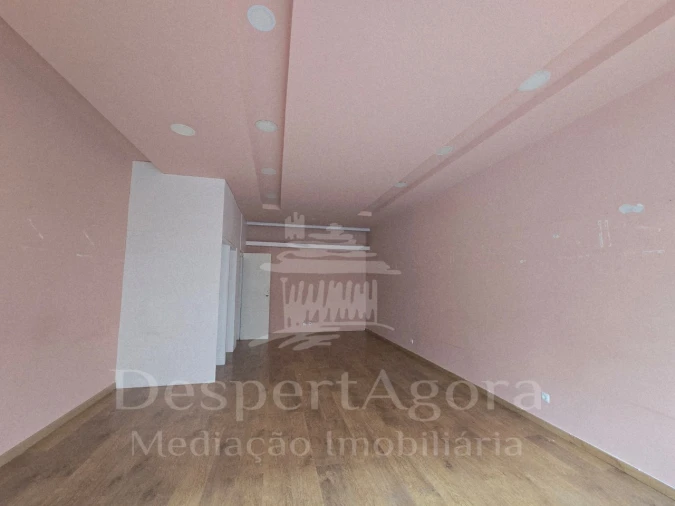 Loja para Arrendamento em São João Baptista Foto 4