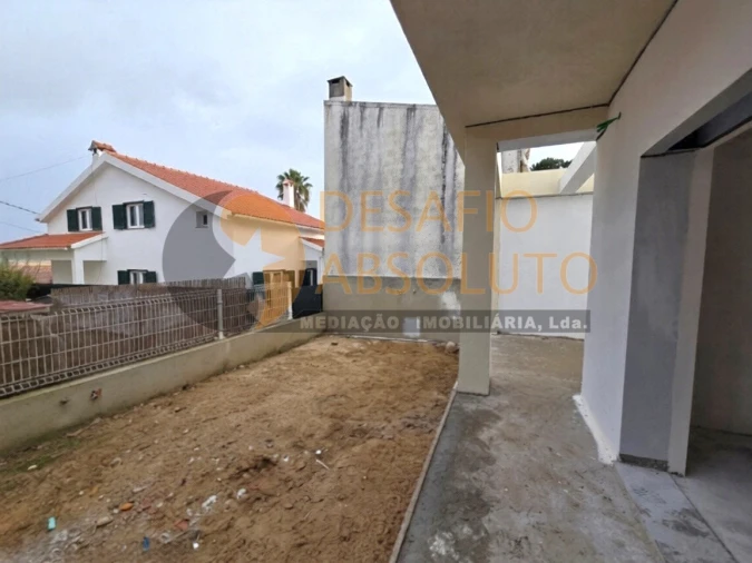 Moradia T3 para Venda em Fernao Ferro Foto 4