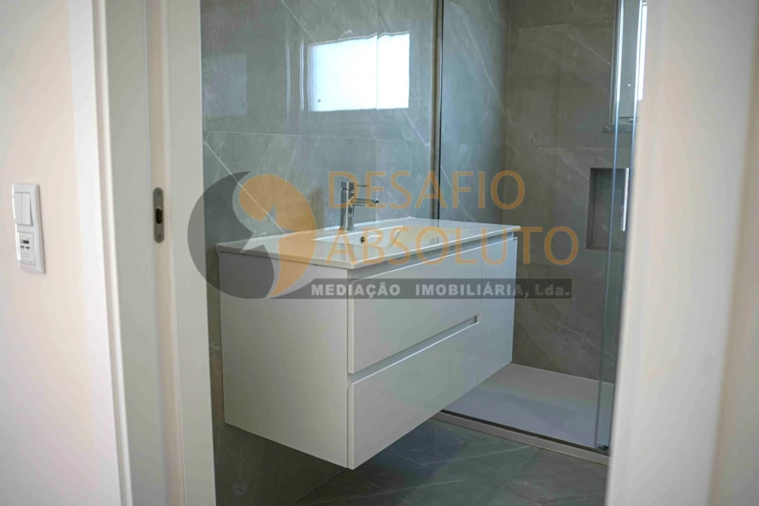 Moradia T3 para Venda em Fernao Ferro Foto 10