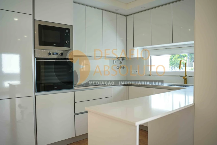 Moradia T3 para Venda em Fernao Ferro Foto 4