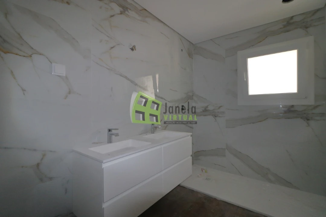 Moradia T3 para Venda em Quinta do Anjo Foto 15