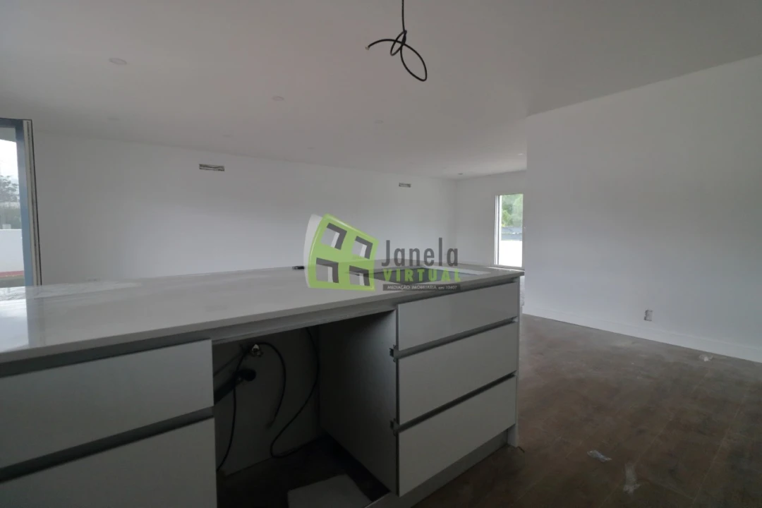 Moradia T3 para Venda em Quinta do Anjo Foto 8