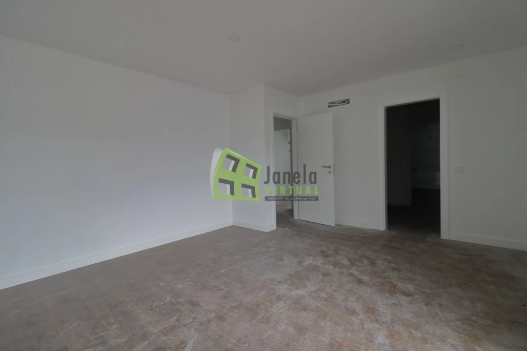 Moradia T3 para Venda em Quinta do Anjo Foto 15